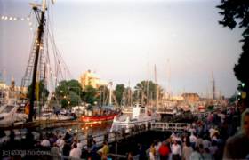 Hansesail Rostock Warnemünde Treiben in den Abend Stunden am alten Strom