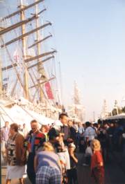 Hansesail Rostock Warnemünde Besucher und Teilnehmer am Passagierkai